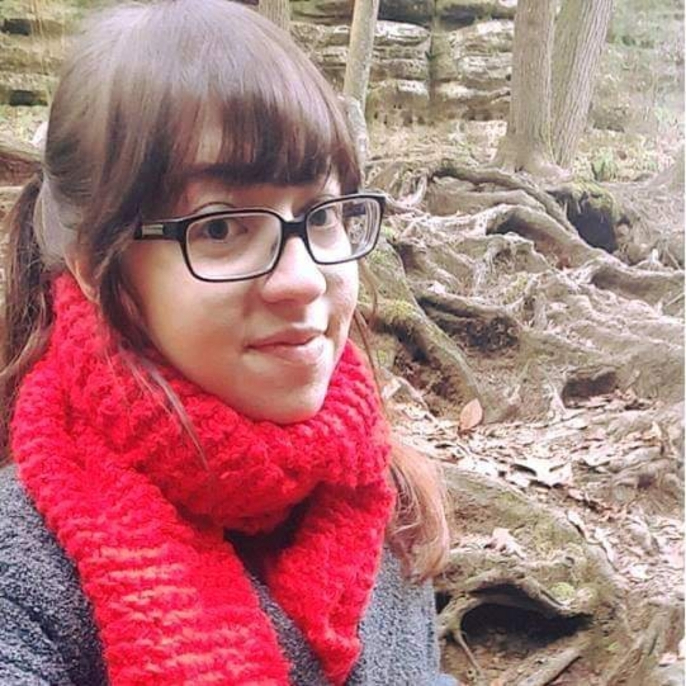 Meet your Posher, Larissa